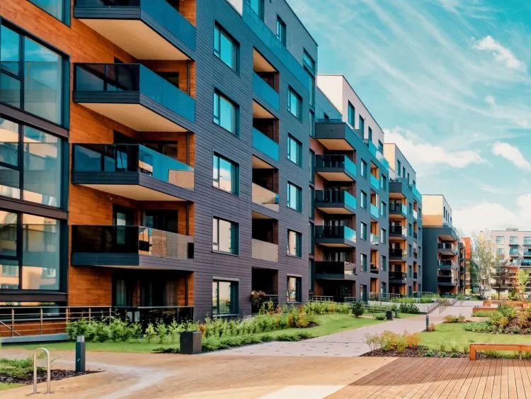 Investir dans le neuf : comprendre et maîtriser les charges de copropriété