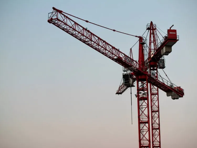 Relance du logement : un premier comité sous tension face à une crise persistante